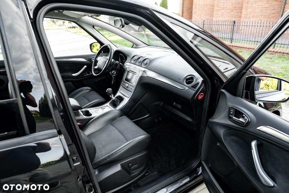 Ford S-Max 2.5 Titanium - 23