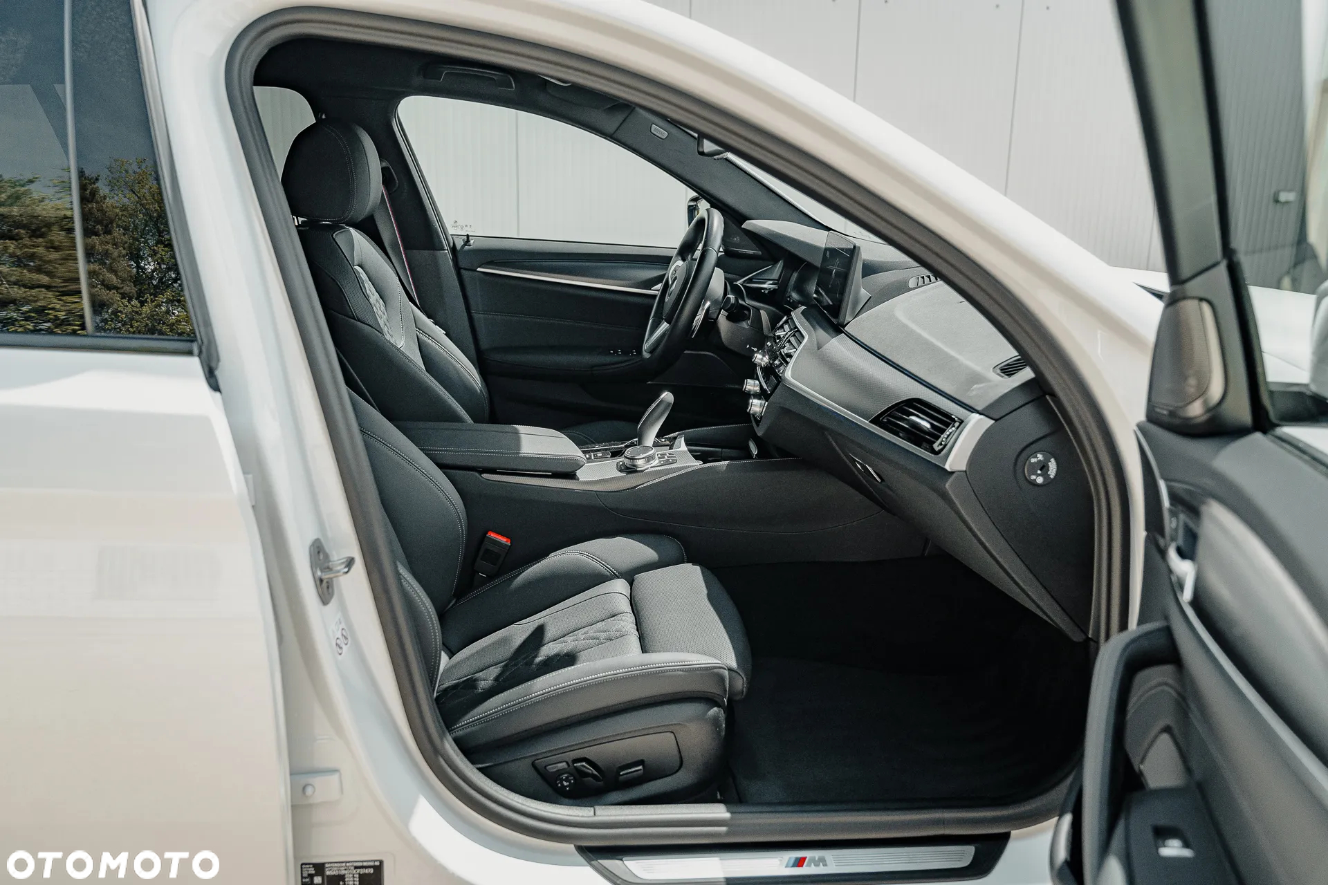 BMW Seria 5 520d xDrive Touring M Sport Edition - 29