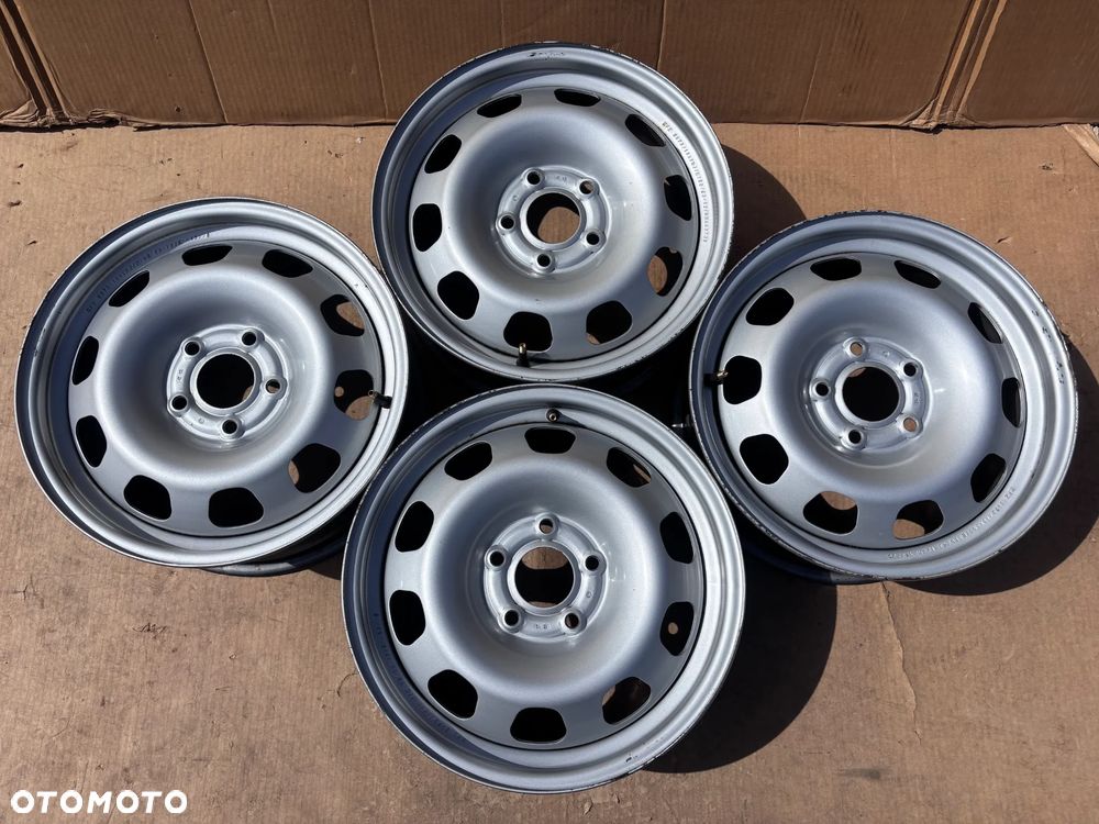 Dacia Duster Felgi Stalowe 6,5J 16" ET50 5x114,3 Komplet 6,5 16 Ładne Proste - 1
