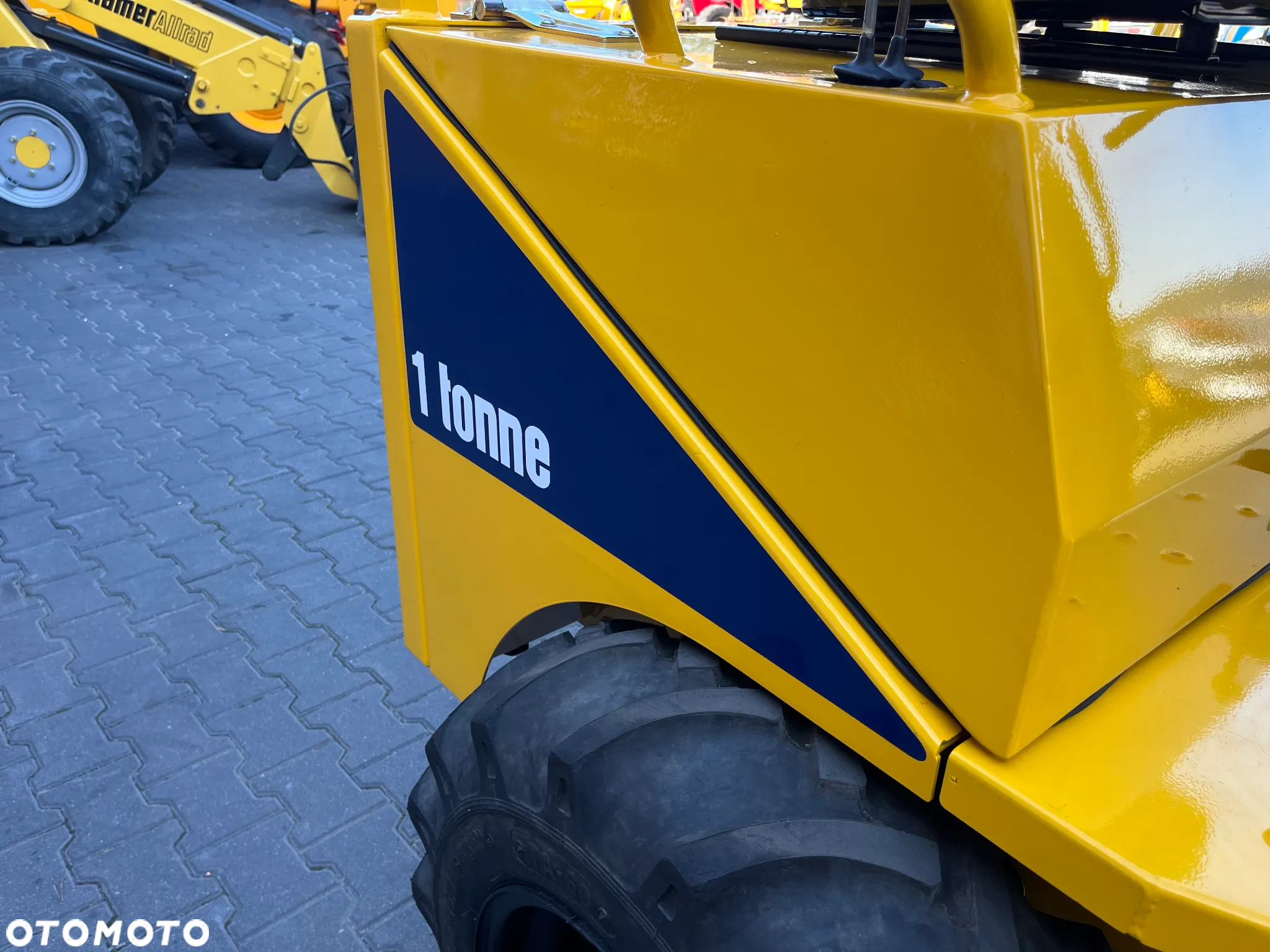 Thwaites MACH 201 - 16