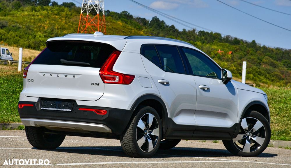 Volvo XC 40 D3 AWD Momentum Pro - 4