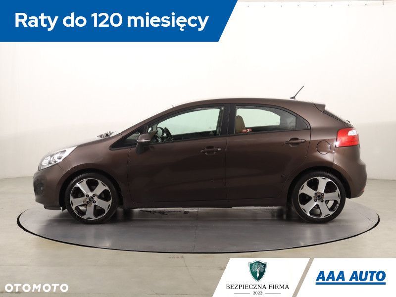 Kia Rio - 4