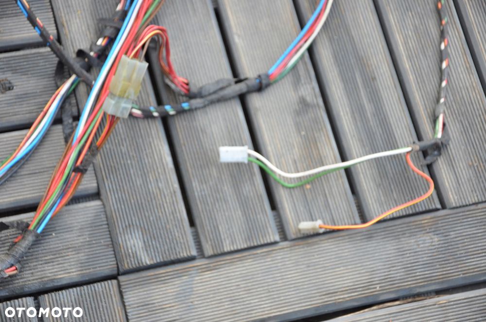 BMW E23 SZYBA DRZWI TRÓJKĄT PRAWY TYŁ - 7