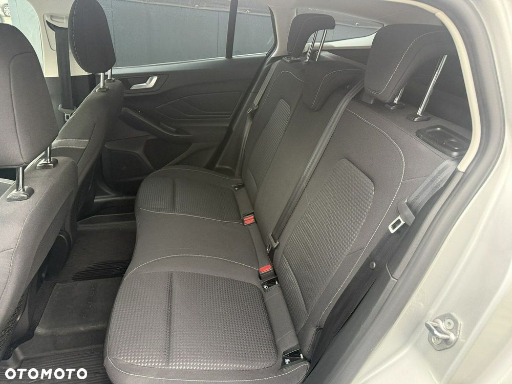 Ford Focus - 12