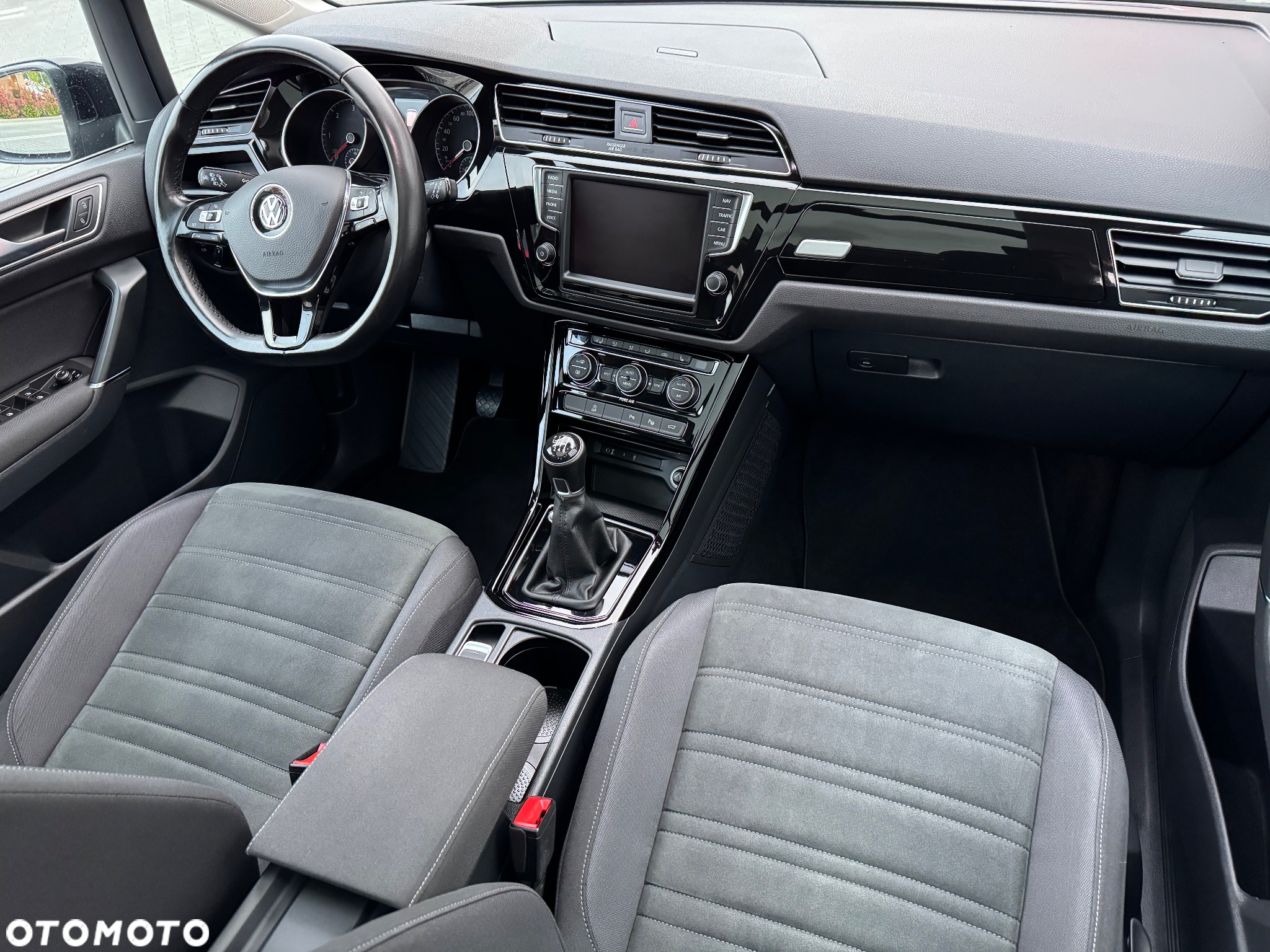 Volkswagen Touran 2.0 TDI BMT Highline - 14