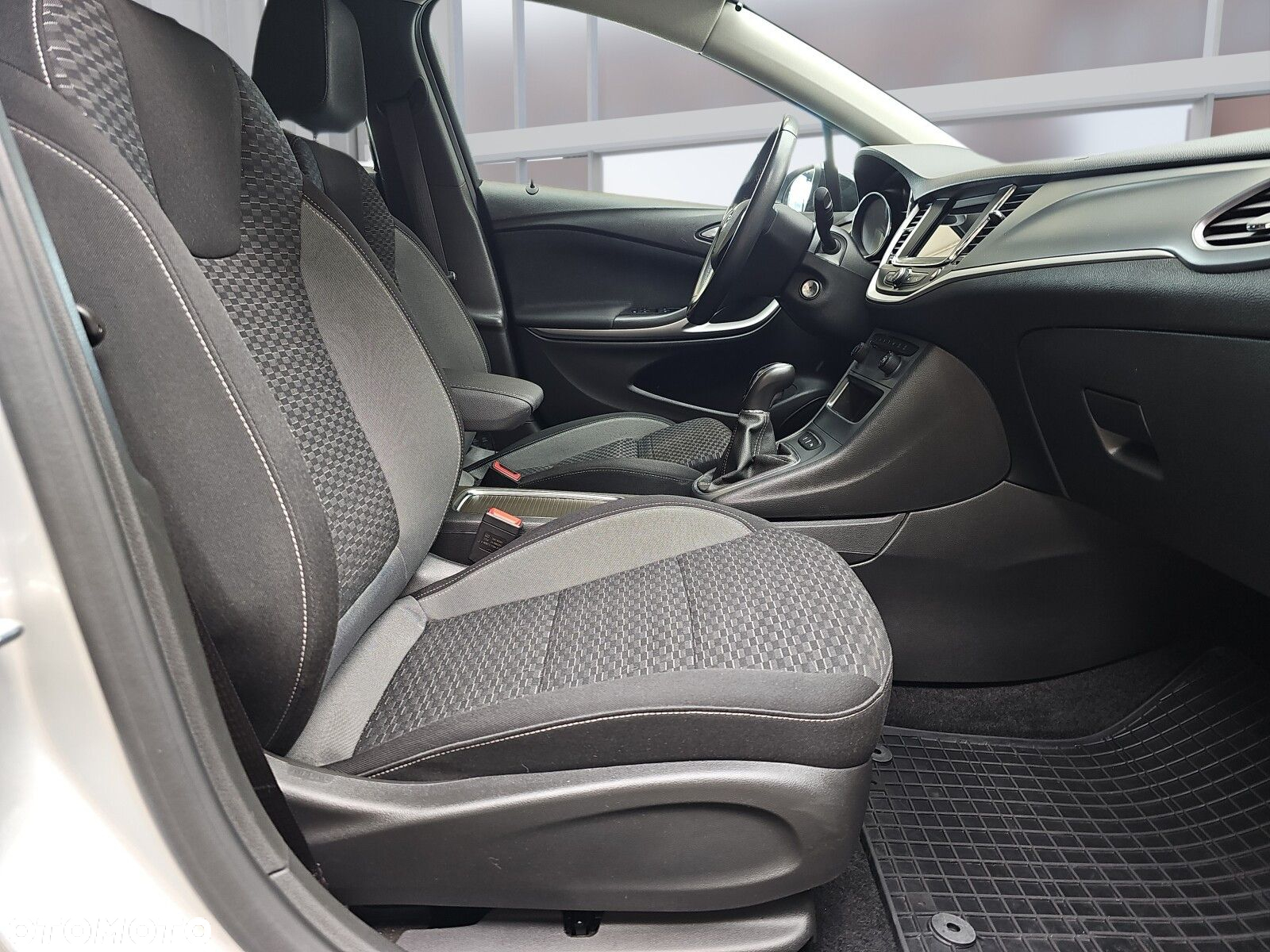 Opel Astra V 1.5 CDTI Edition S&S - 16