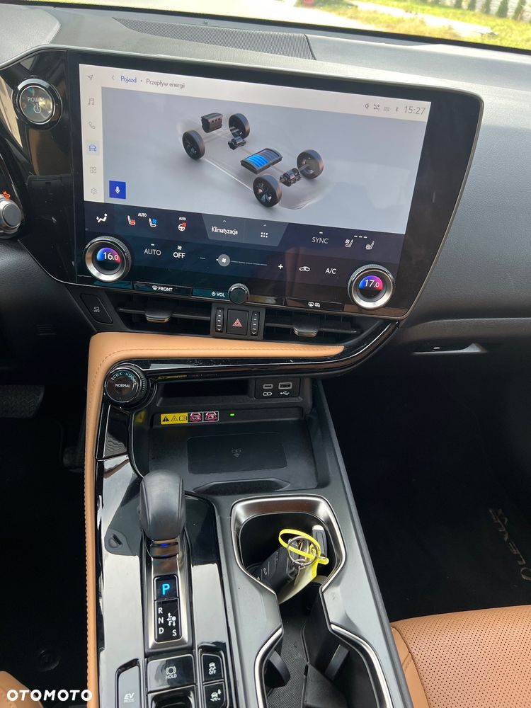 Lexus NX 350h Omotenashi AWD - 22