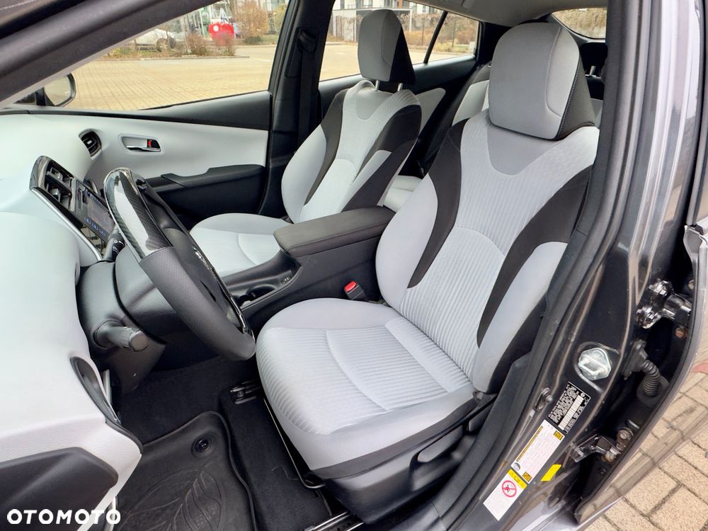 Toyota Prius 1.8 HSD Prestige - 12