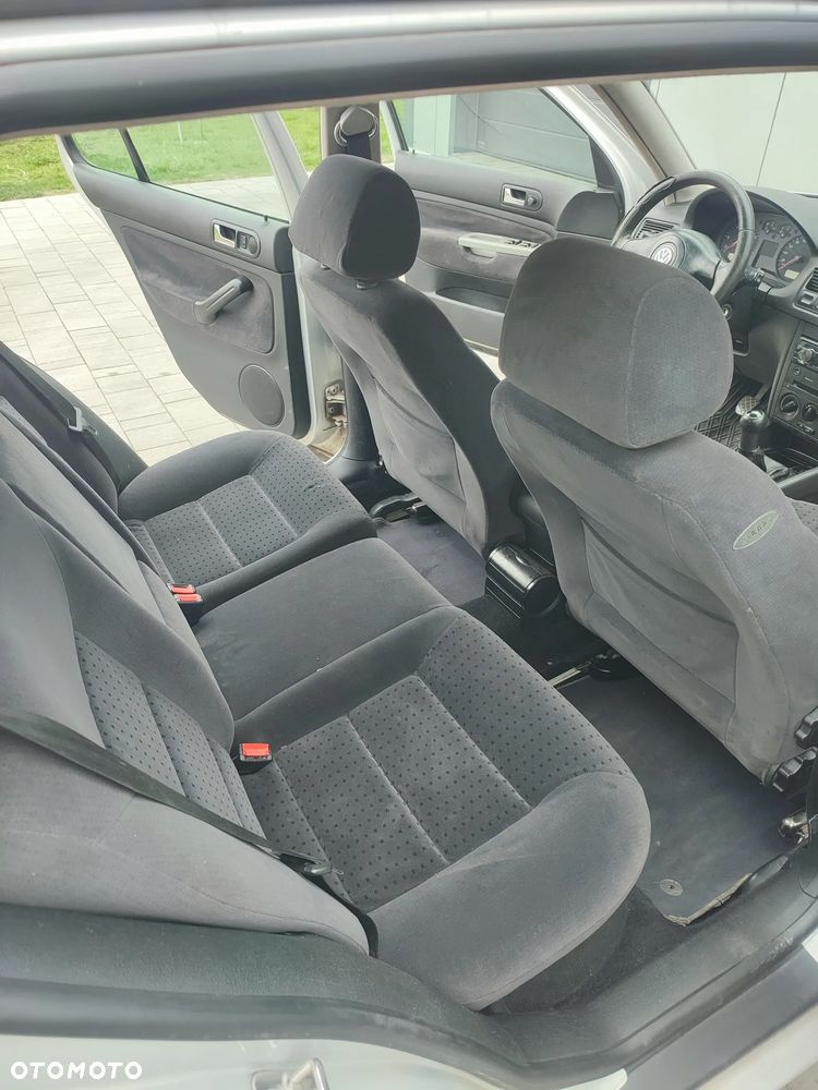 Volkswagen Golf 1.9 TDI Comfortline - 7