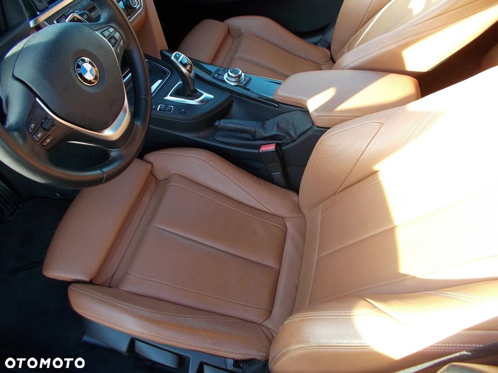 BMW Seria 3 320i Sport-Aut Luxury Line - 19