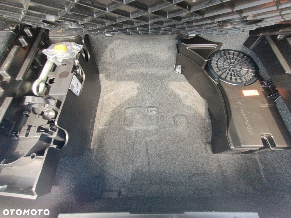 Mercedes-Benz Klasa E 300 CDI DPF BlueEFFICIENCY 7G-TRONIC Avantgarde - 34
