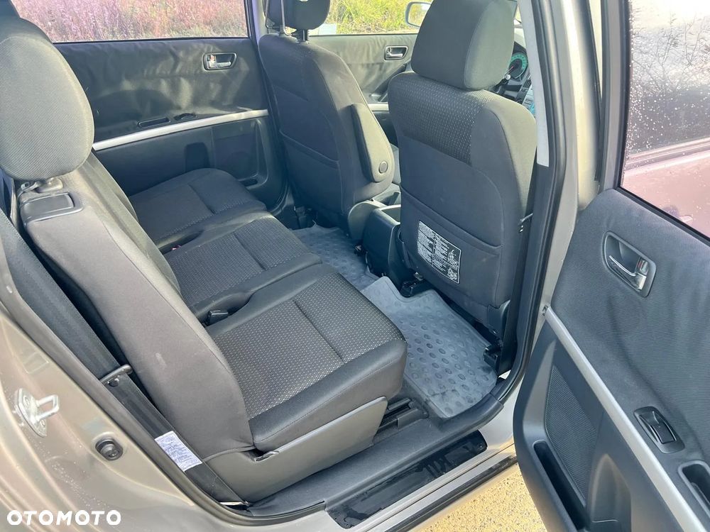 Toyota Corolla Verso - 10