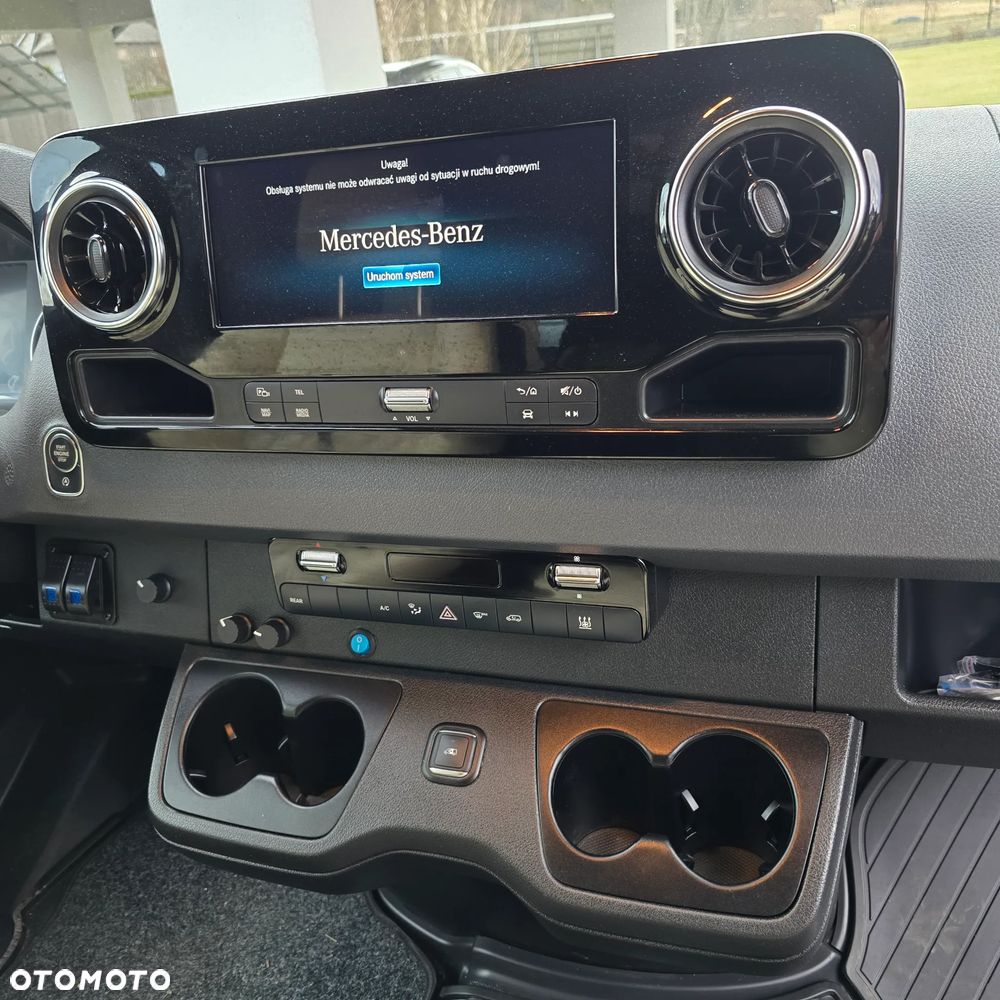 Mercedes-Benz Sprinter - 38