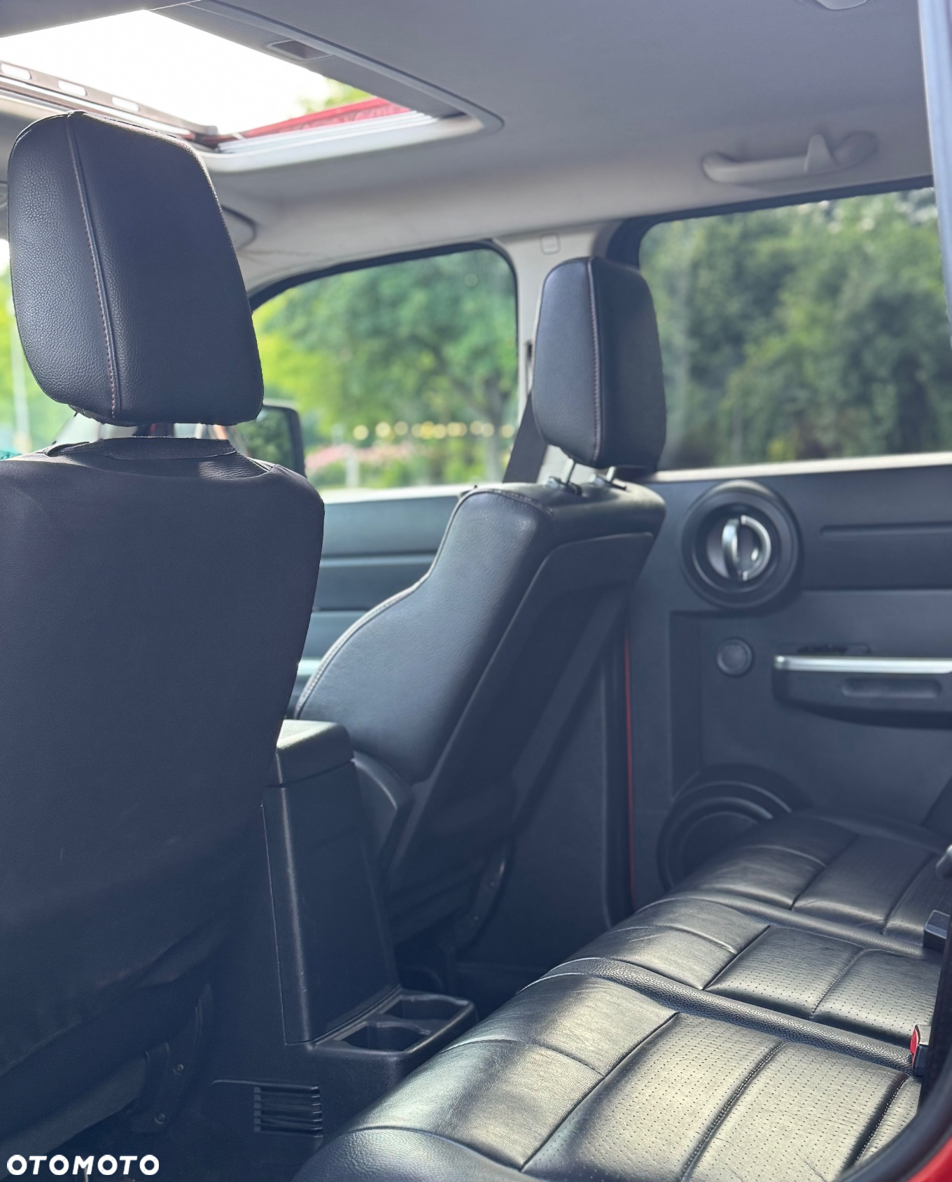 Dodge Nitro - 6