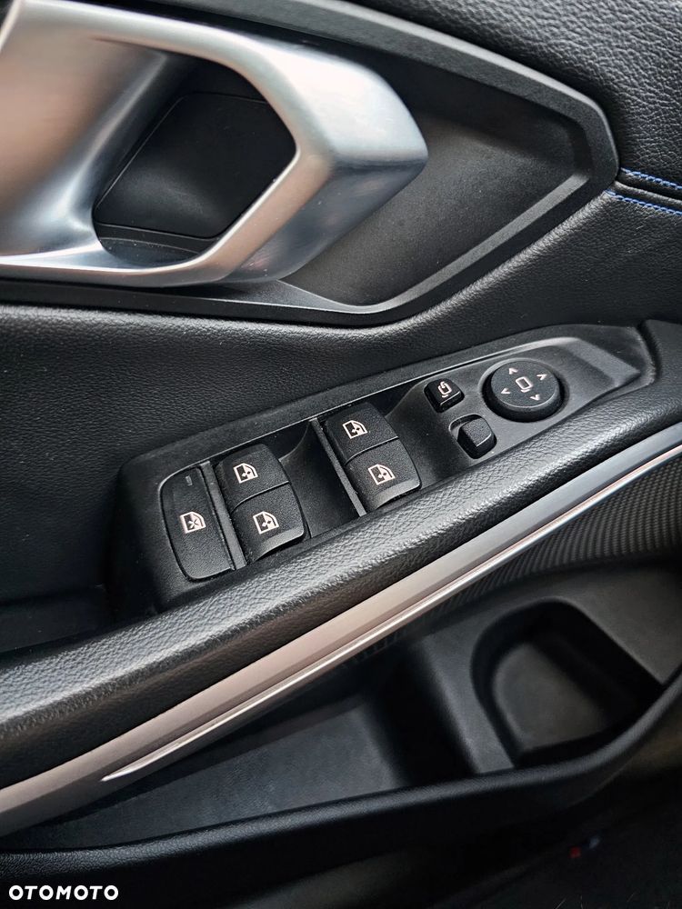 BMW Seria 3 - 25