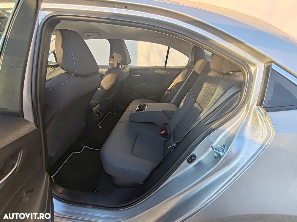 Toyota Corolla 1.8 HSD Business - 6