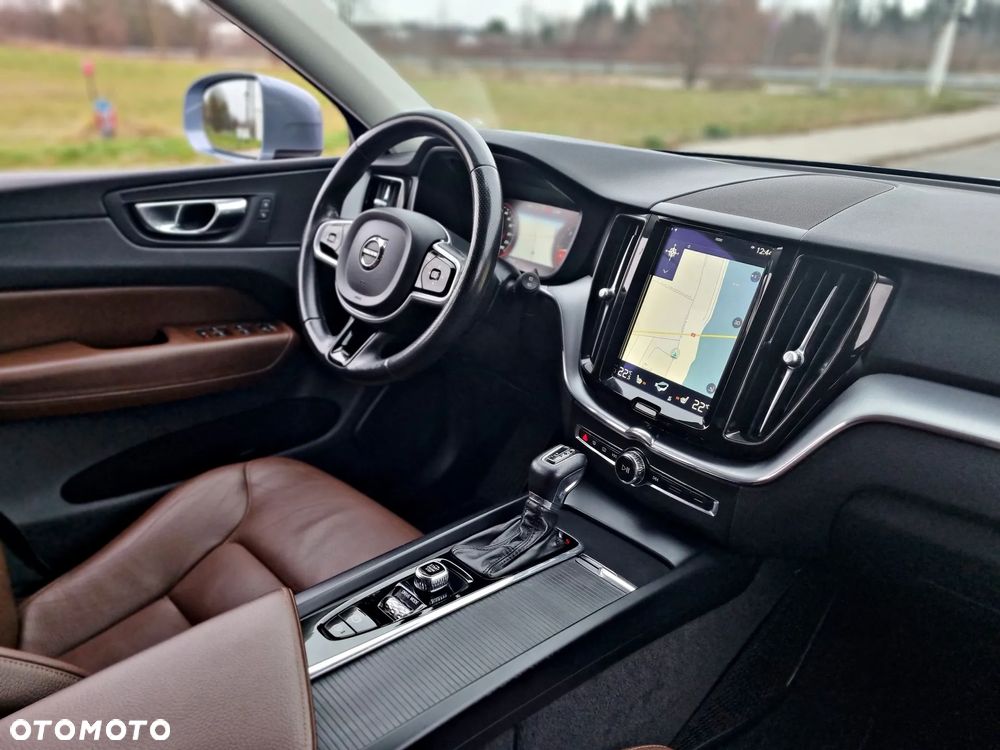 Volvo XC 60 D4 Momentum Pro - 31