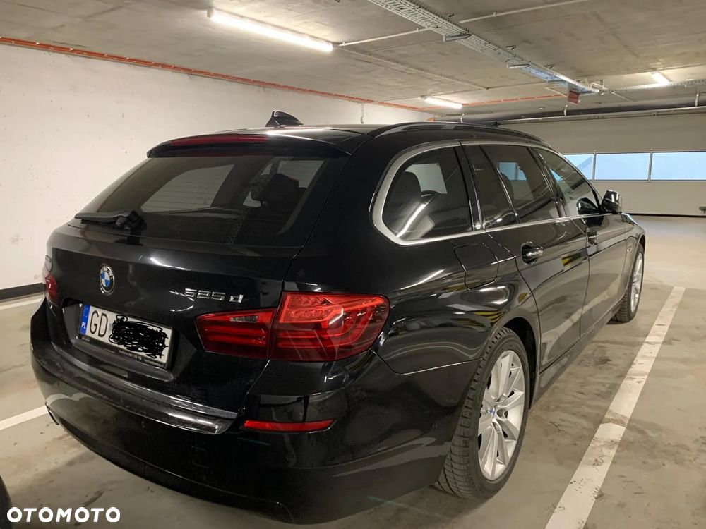 BMW Seria 5 525d xDrive Sport-Aut Luxury Line - 4