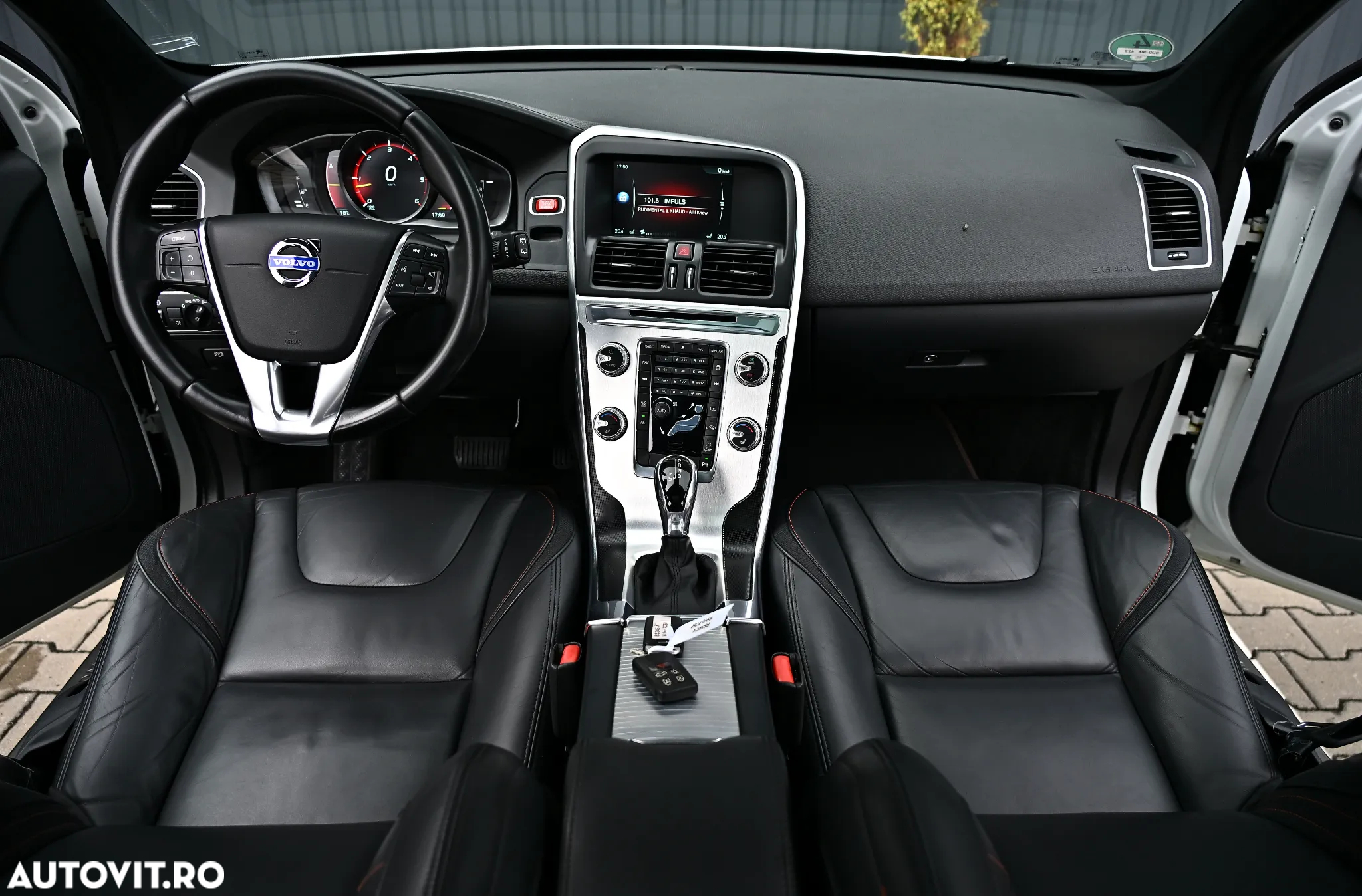 Volvo XC 60 D4 AWD Geartronic Ocean Race - 30