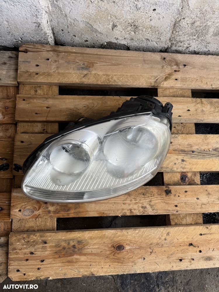 Far Faruri stanga dreapta golf 5 - 5