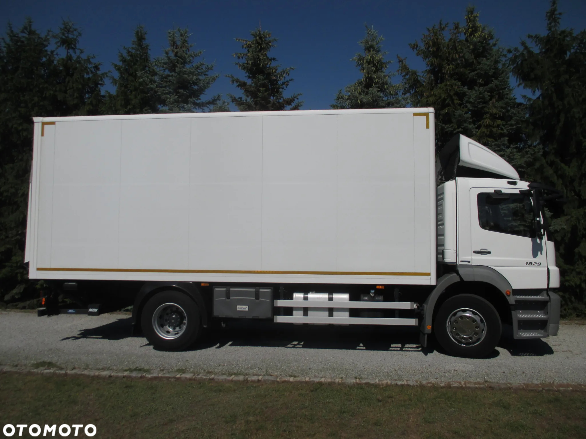 Mercedes-Benz Axor 1829 - 10