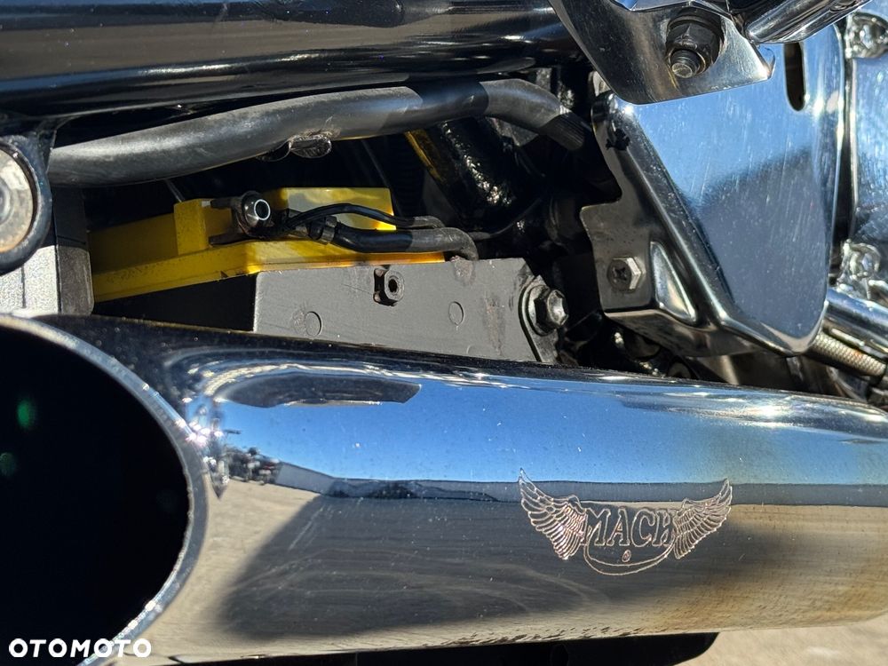 Suzuki Intruder - 18