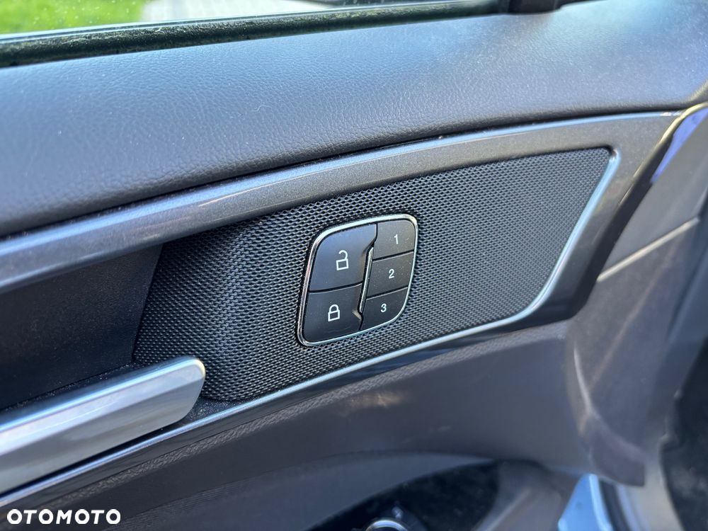 Ford Mondeo 2.0 Hybrid Titanium - 11