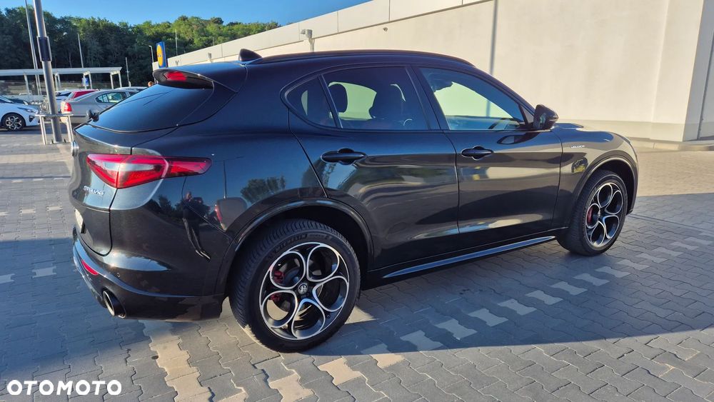 Alfa Romeo Stelvio 2.0 Turbo 16V AT8-Q4 Veloce - 3