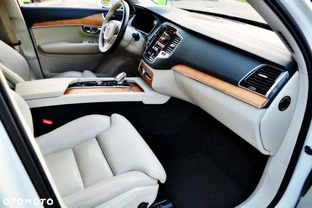 Volvo XC 90 B5 D AWD Inscription 7os - 30