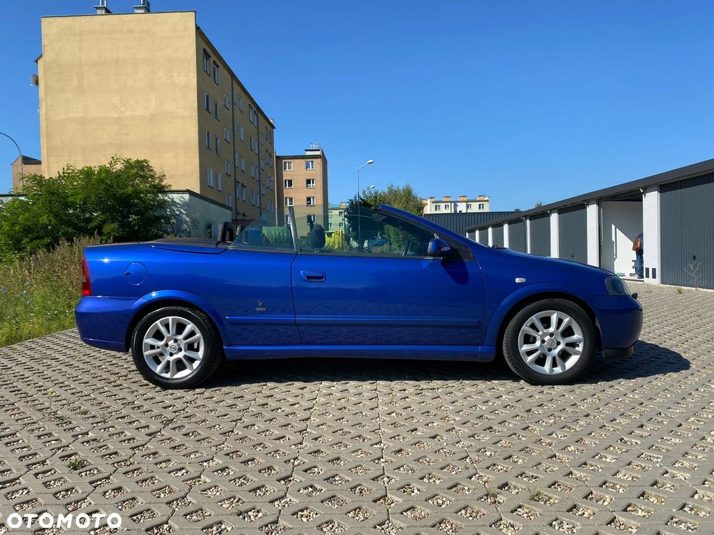 Opel Astra 1.6 Sportive - 9