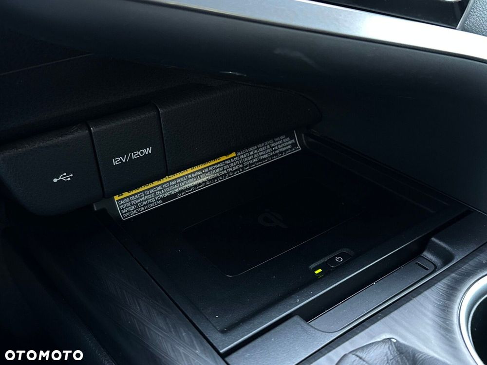 Toyota Camry 2.5 Hybrid Executive CVT - 21