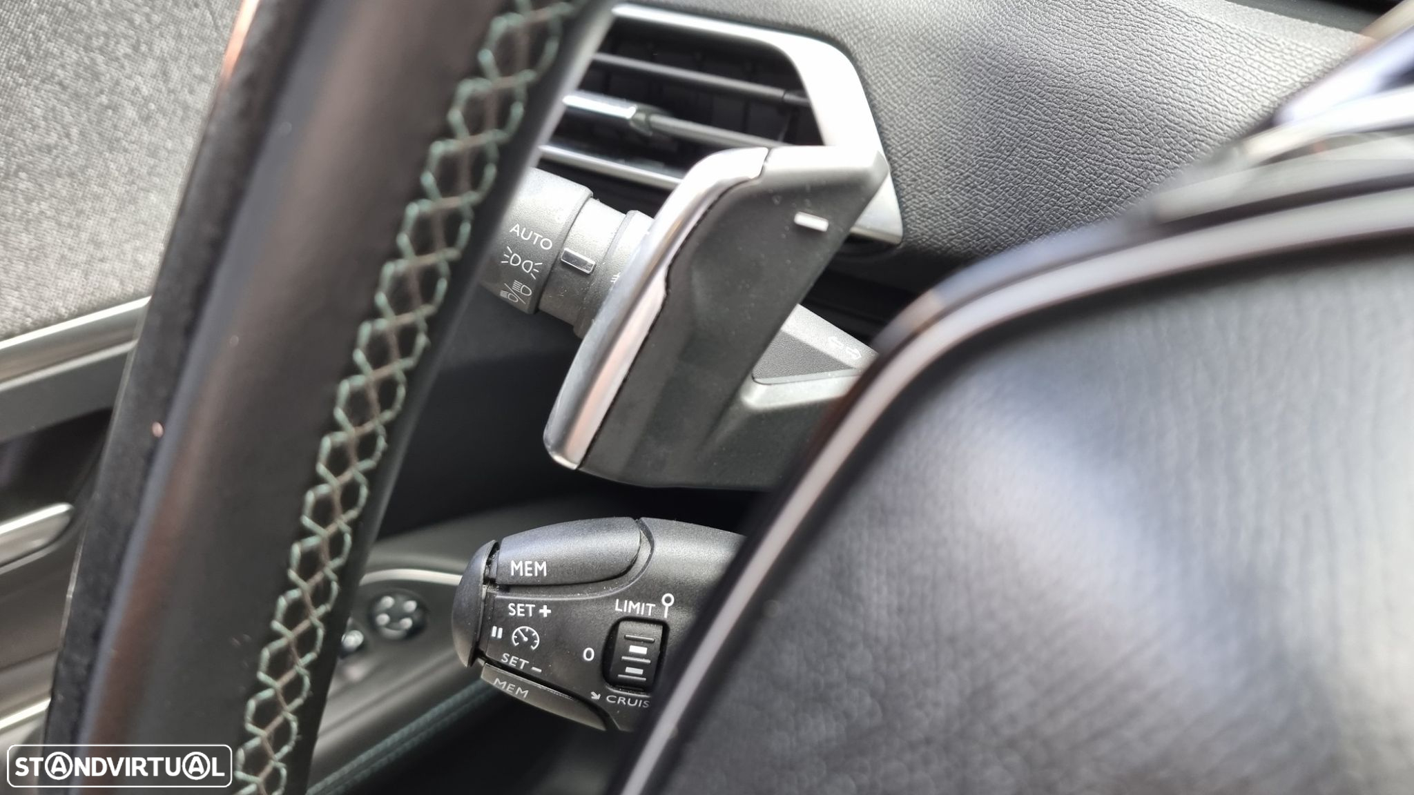 Peugeot 3008 1.2 PureTech Allure EAT6 - 17