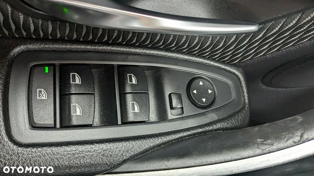 BMW Seria 3 - 32