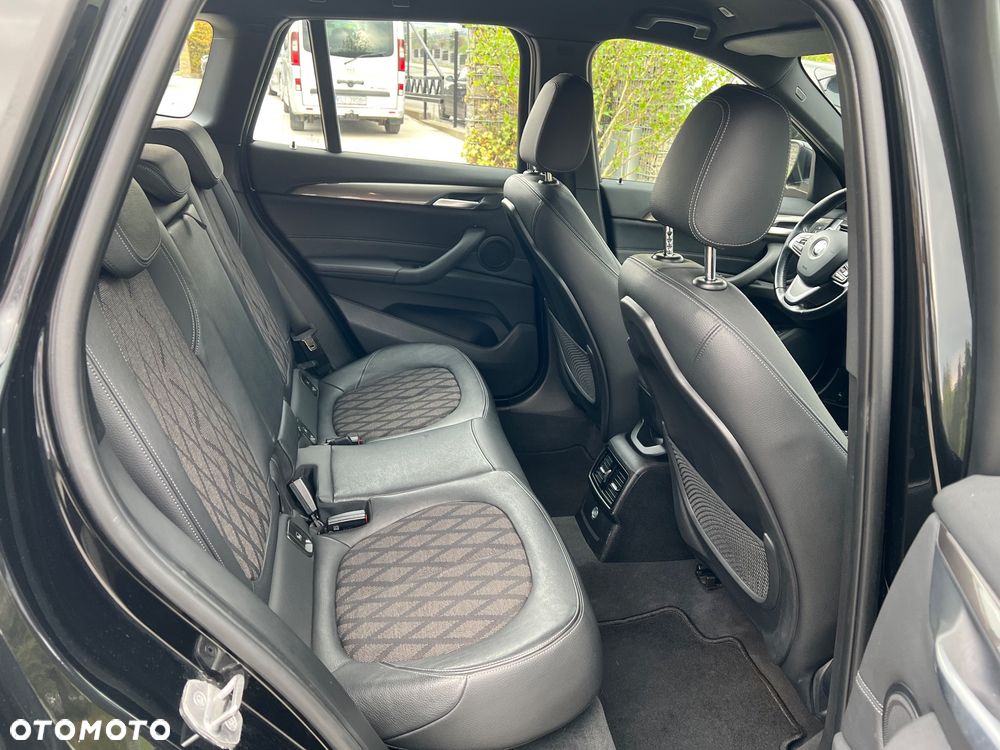 BMW X1 xDrive18d Sport Line - 32