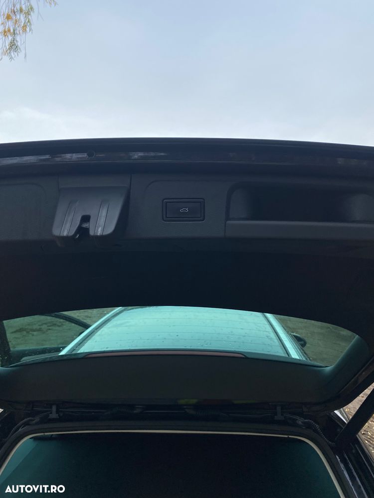 Volkswagen Passat Variant 2.0 TDI DSG 4Motion Highline - 13