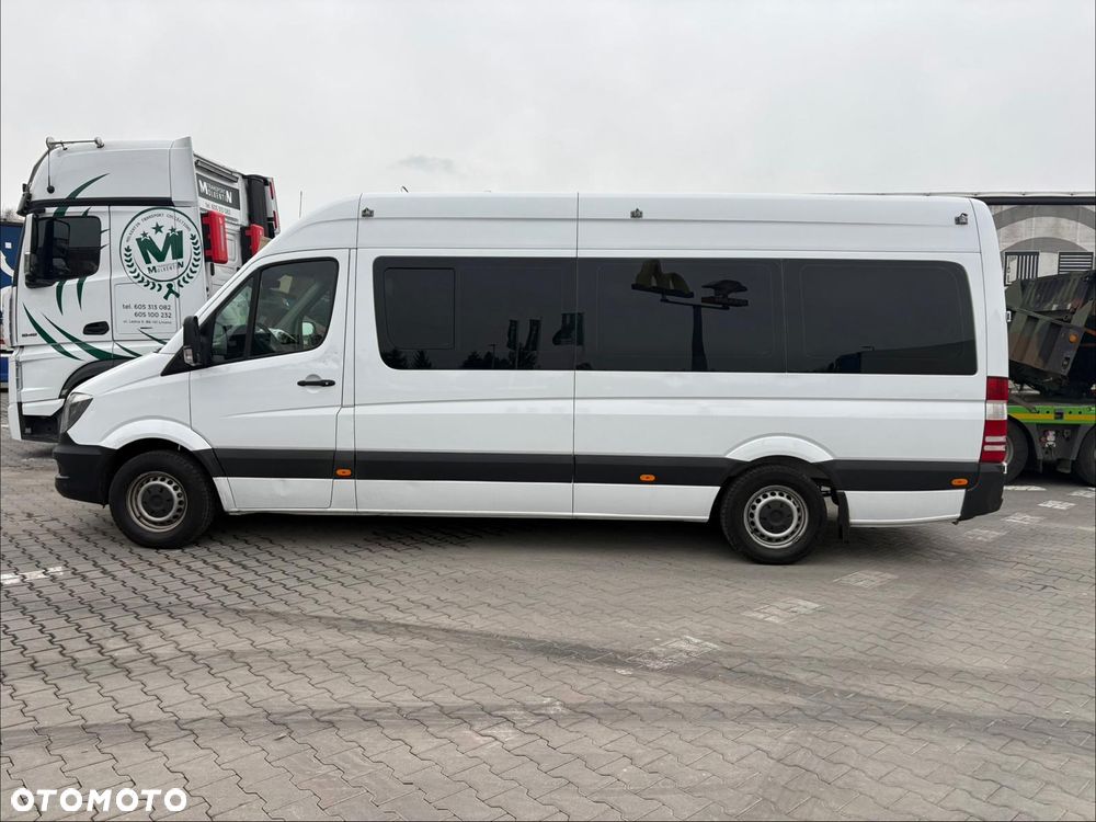 Mercedes-Benz Sprinter - 1