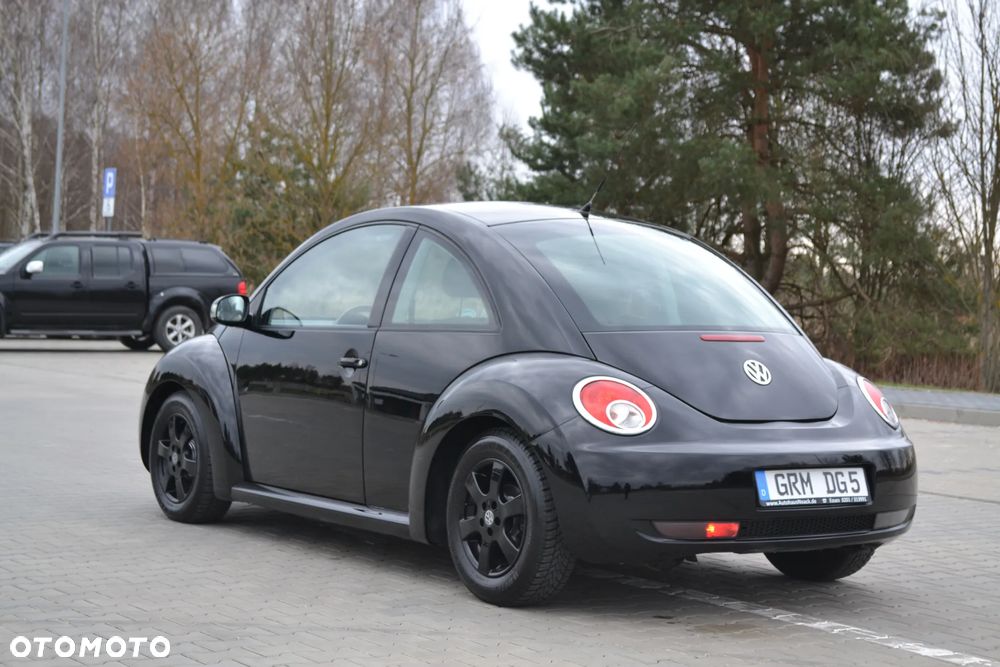 Volkswagen New Beetle - 12