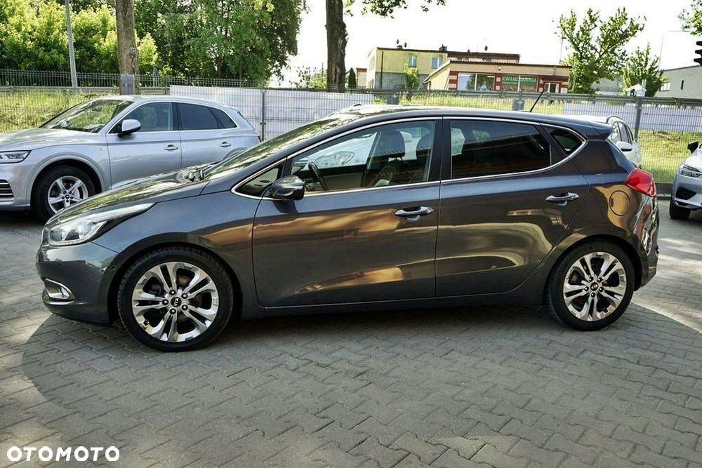 Kia Ceed - 8