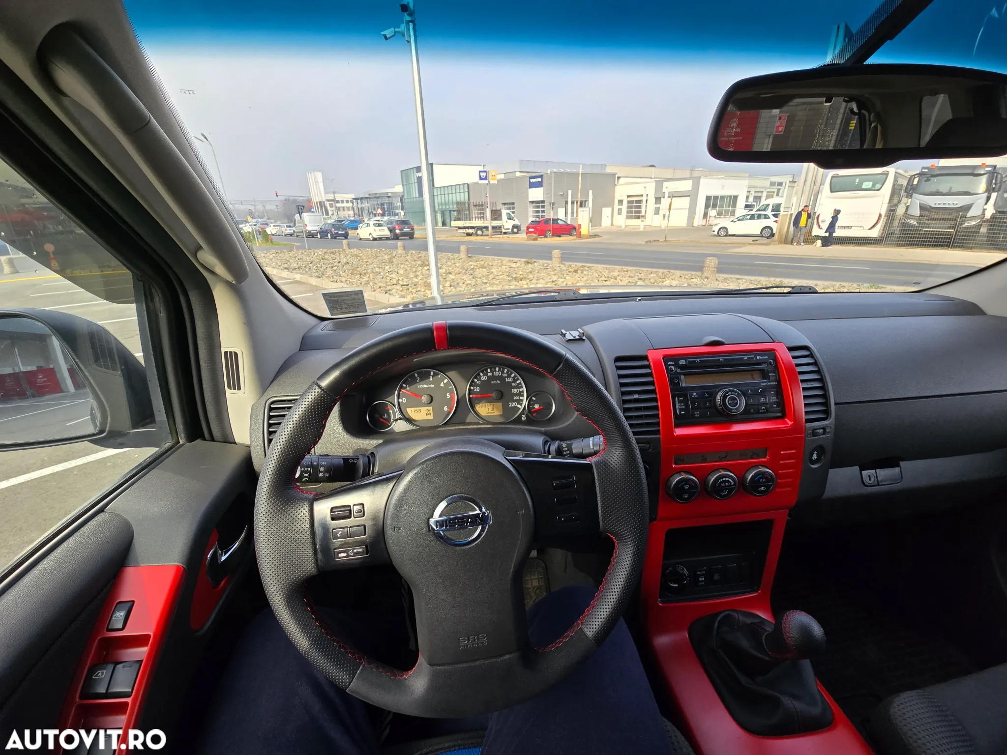 Nissan Pathfinder 2.5 dCi SE - 9