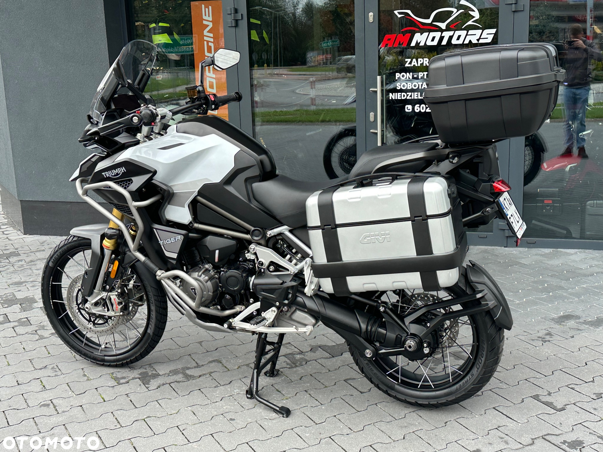Triumph Tiger - 32