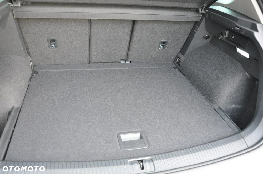 Volkswagen Tiguan - 24