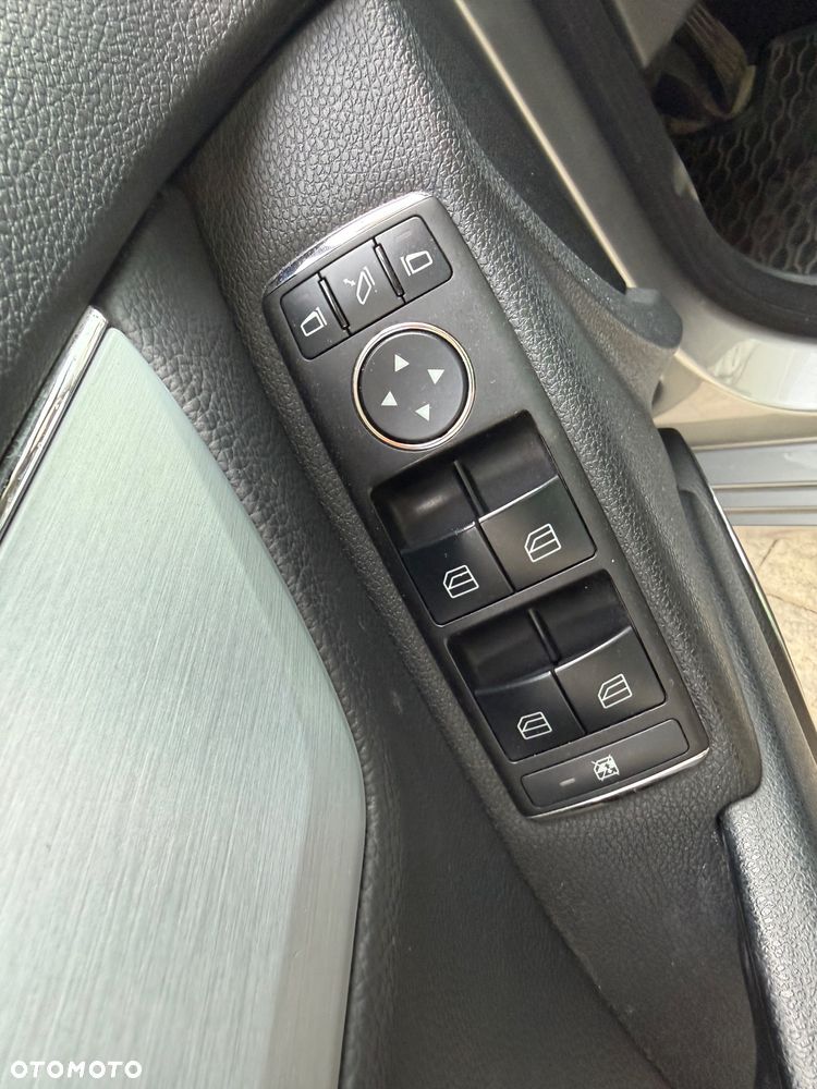 Mercedes-Benz Klasa C 200 CDI DPF Automatik Avantgarde - 25