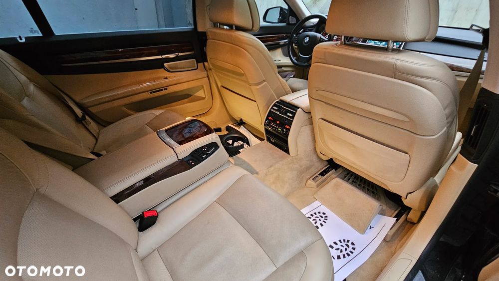 BMW Seria 7 750Ld xDrive - 14