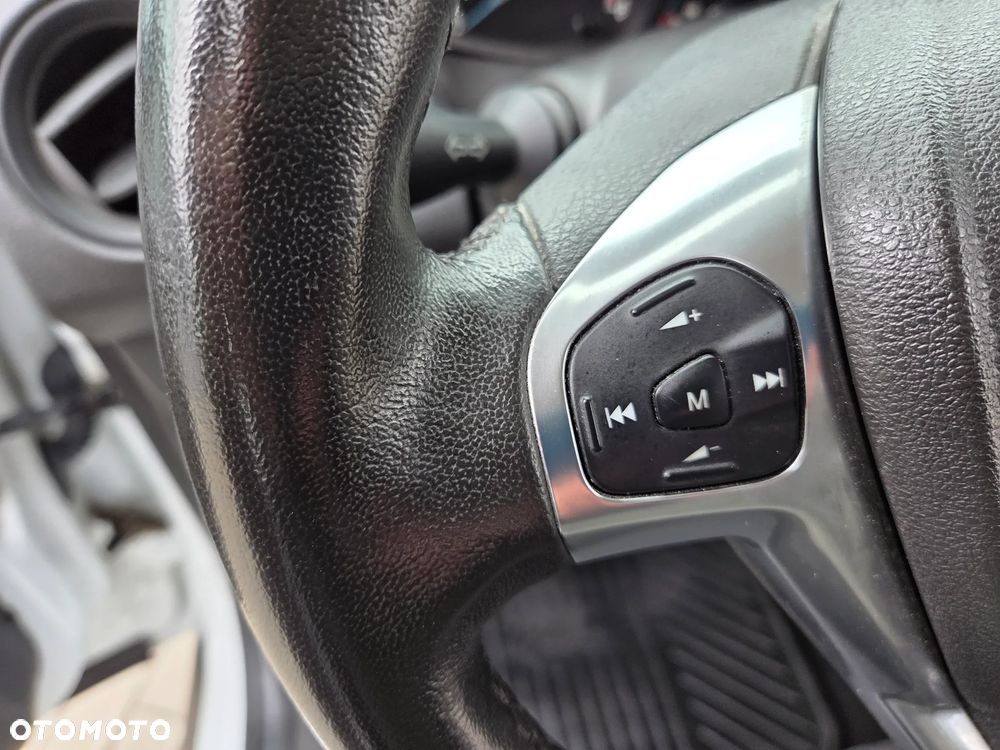 Ford Transit Courier - 15