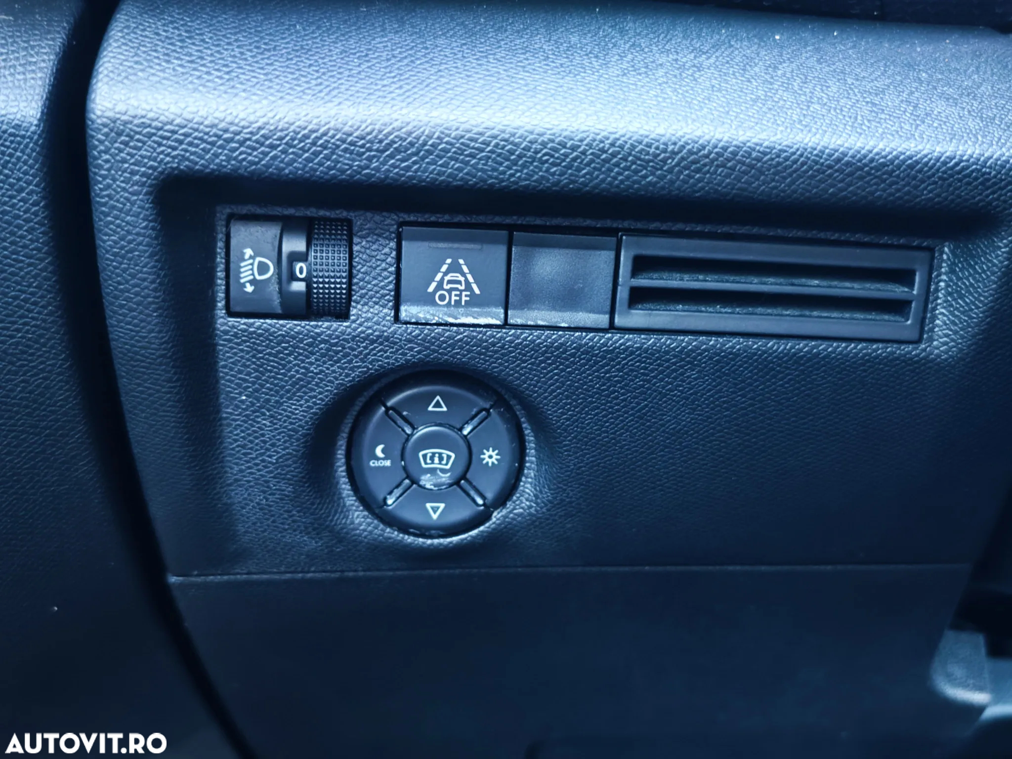 Citroën C4 BlueHDi 130 Stop&Start EAT8 FEEL PACK - 27