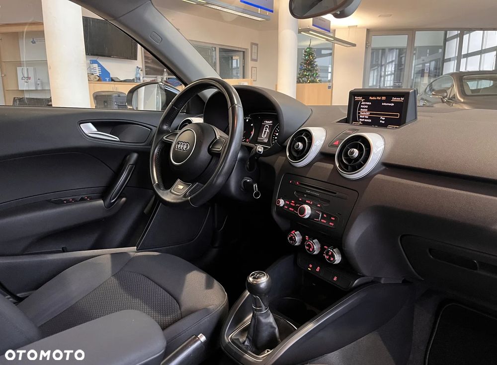 Audi A1 Sportback 1.6 TDI S line Sportpaket - 22