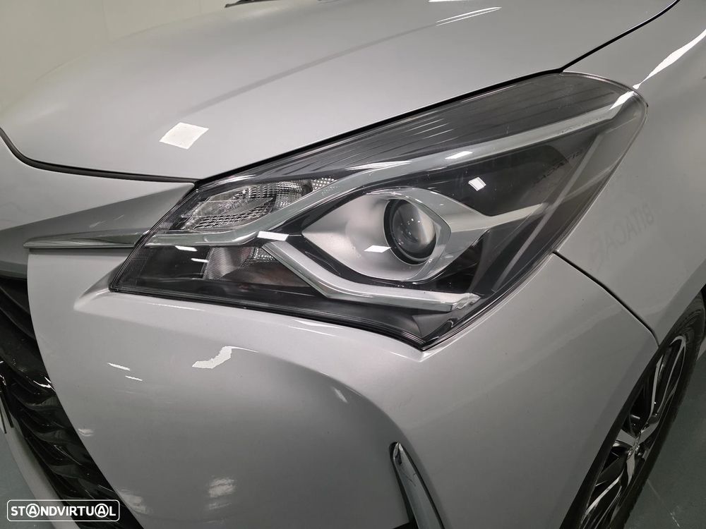Toyota Yaris 1.5 HSD Comfort +P.Style+P.Techno - 13