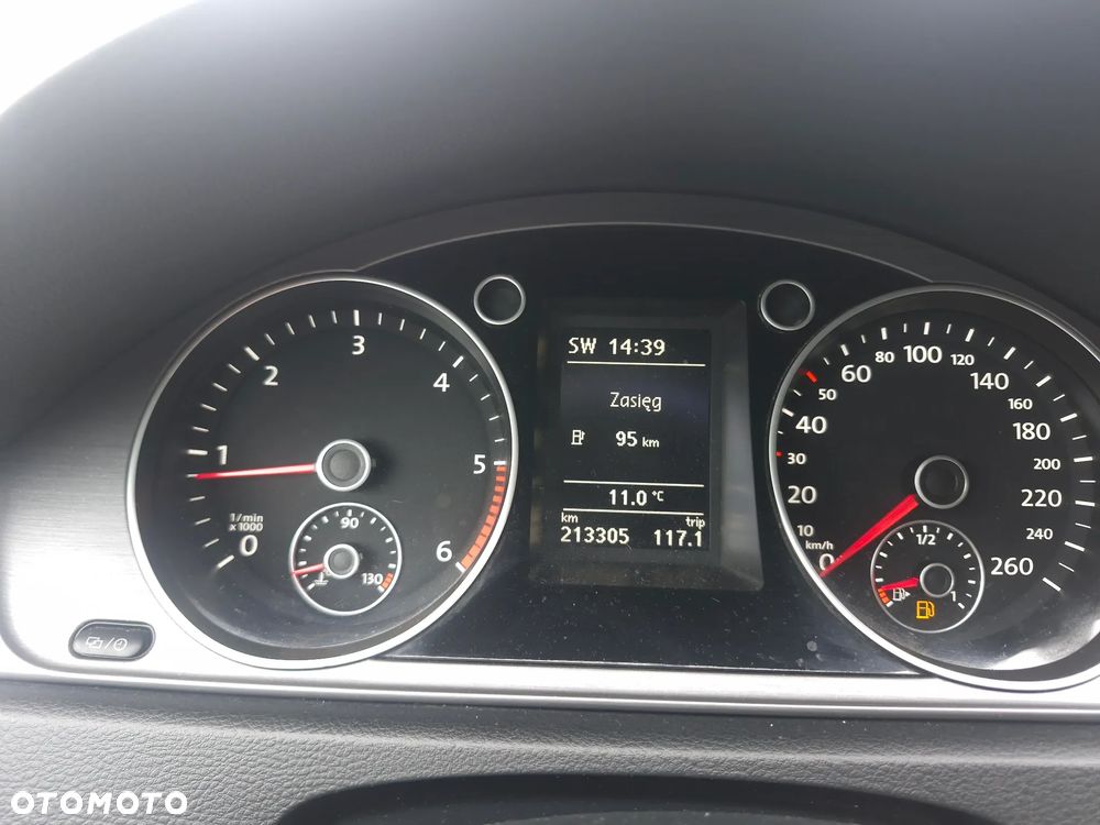 Volkswagen Passat 2.0 TDI DPF BlueMotion Technology Trendline - 19