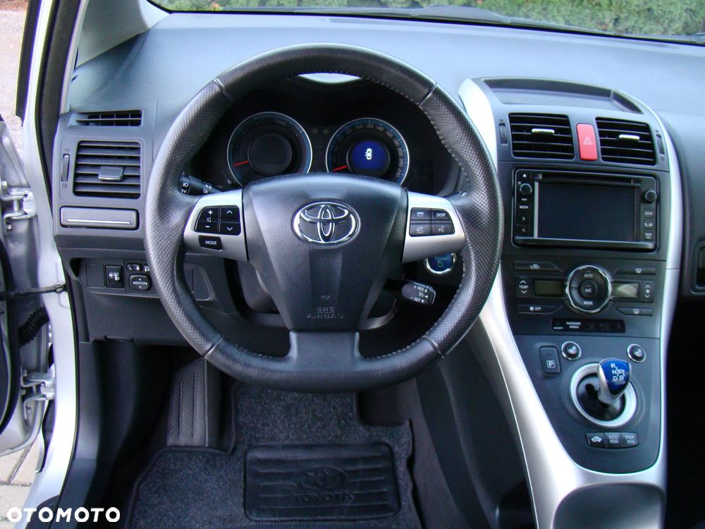Toyota Auris 1.8 HSD Luna - 16