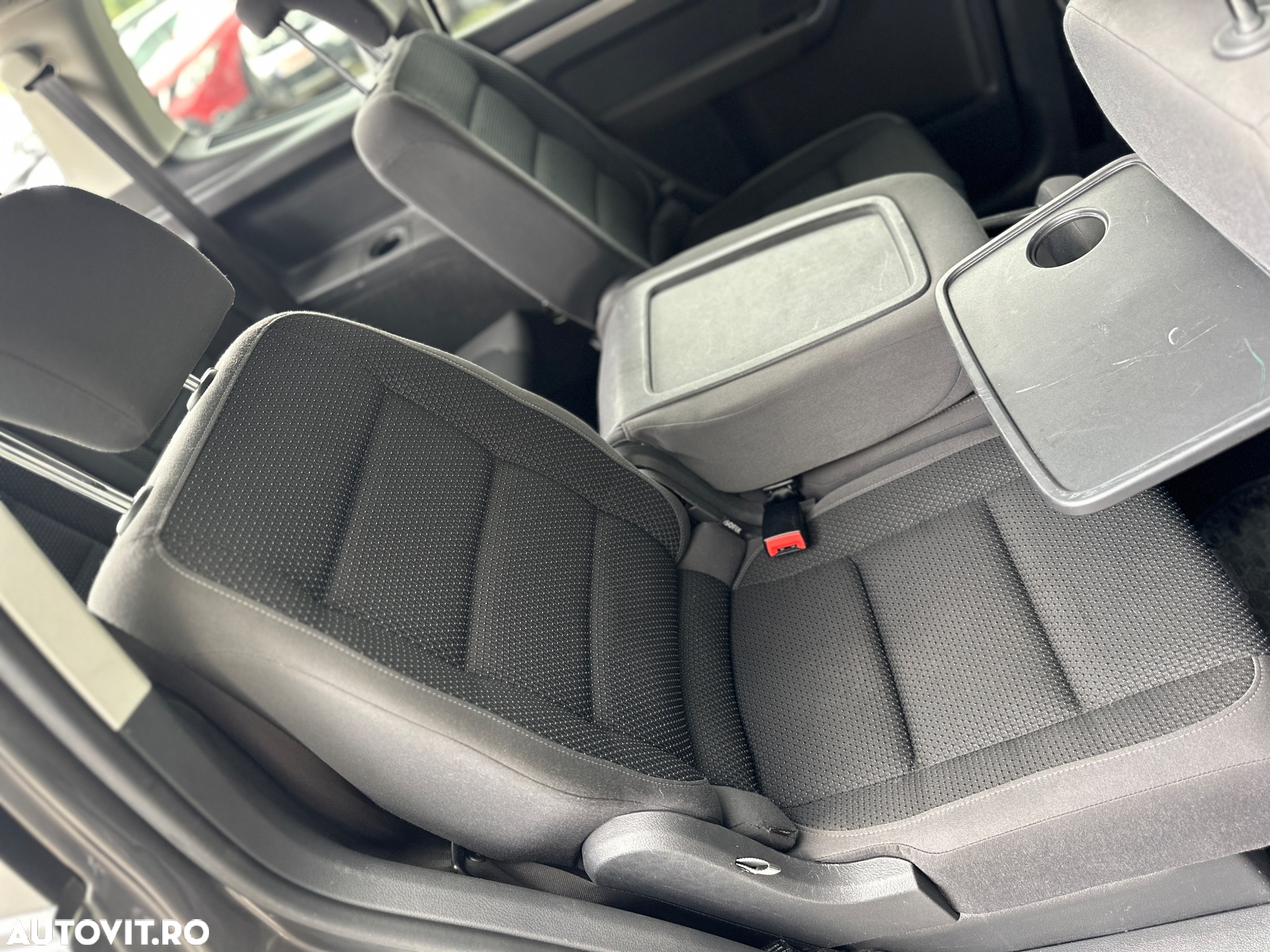 Volkswagen Touran 2.0 TDI DPF BlueMotion Technology DSG Comfortline - 11